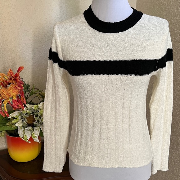 Vintage Accomplice Cropped Crew Neck Sweater - Picture 2 of 10